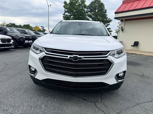 Used 2021 Chevrolet Traverse LT w/ LT Premium Package AWD/4WD image 2