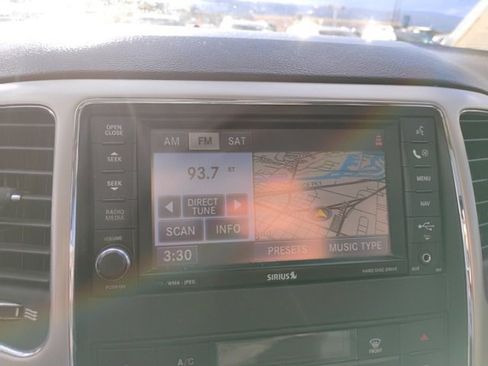 Used 2011 Jeep Grand Cherokee Limited w/ Luxury Group II image 21