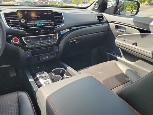 Certified 2026 Honda Ridgeline Black Edition image 12