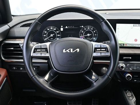 Used 2024 Kia Telluride SX w/ Towing Package FWD image 9