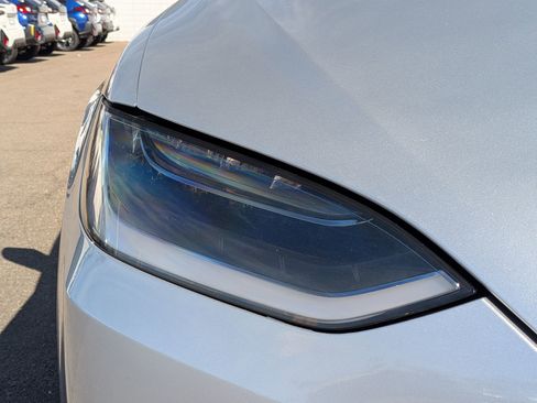 Used 2018 Tesla Model X P100D image 6