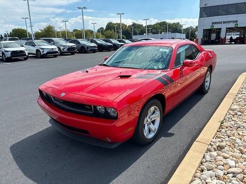 Used 2010 Dodge Challenger R/T RWD image 16