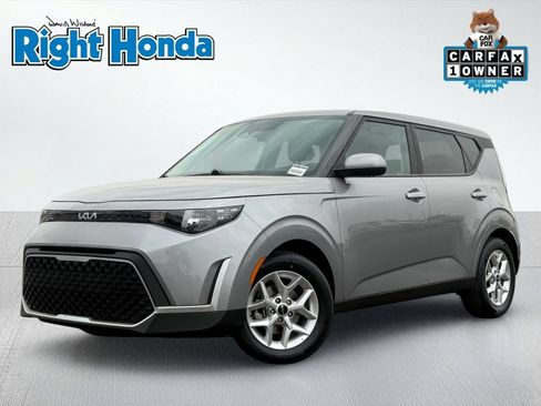 Used 2025 Kia Soul LX w/ LX Technology Package FWD image 1