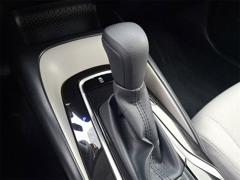 Certified 2021 Toyota Corolla LE w/ Carpet Mat Package (TMS) image 13