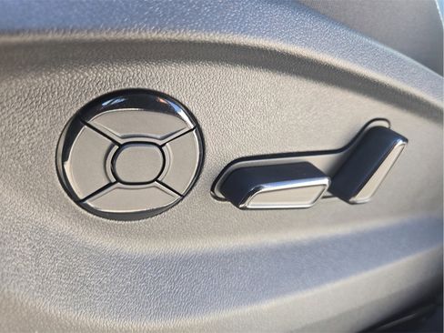 New 2026 Volkswagen Tiguan SE R-Line image 18