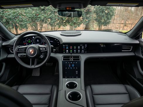 Used 2025 Porsche Taycan 4S image 27