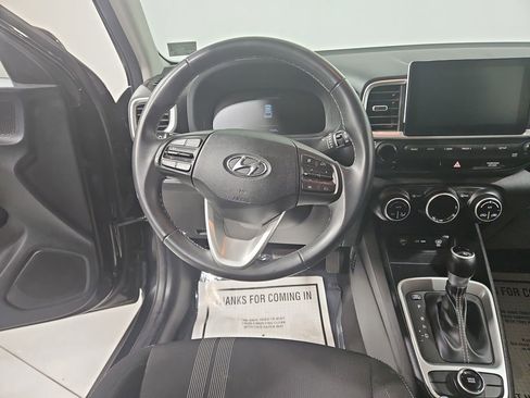 Used 2024 Hyundai Venue SEL image 14