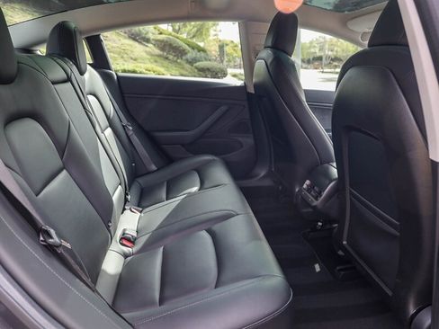 Used 2018 Tesla Model 3 Long Range RWD image 23