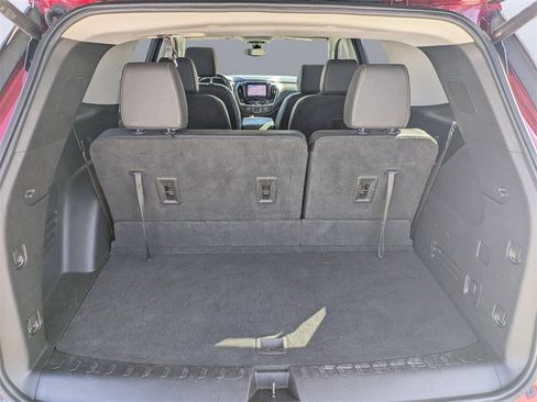 Used 2020 Chevrolet Traverse LT w/ LT Premium Package image 12