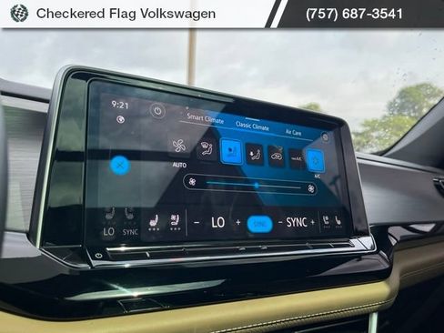 Used 2024 Volkswagen Atlas Cross Sport SE FWD image 42