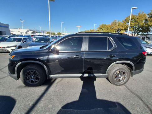 Used 2023 Honda Pilot TrailSport image 9