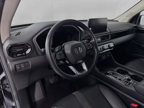 Certified 2025 Honda Pilot EX-L image 9