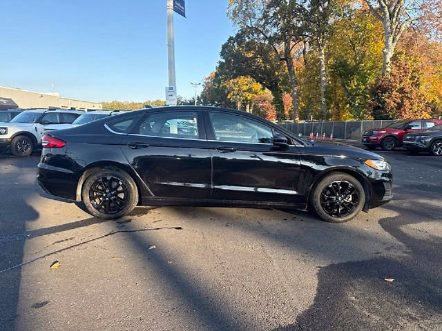 Used 2020 Ford Fusion SE FWD image 9