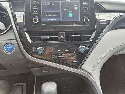 Used 2021 Toyota Camry LE FWD image 15
