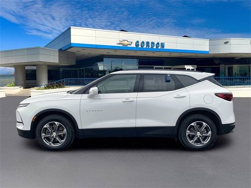 Used 2024 Chevrolet Blazer LT image 3