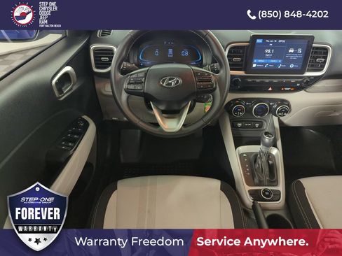 Used 2023 Hyundai Venue SEL FWD image 13