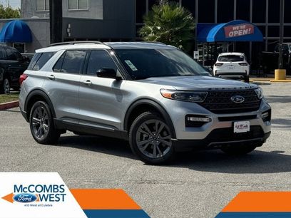 New 2024 Ford Explorer XLT w/ Equipment Group 202A