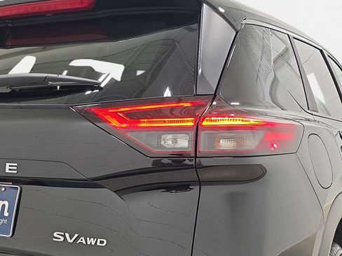 Used 2023 Nissan Rogue SV image 27