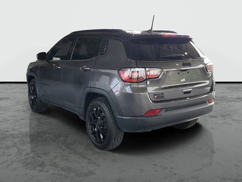 Used 2023 Jeep Compass Latitude AWD/4WD image 3