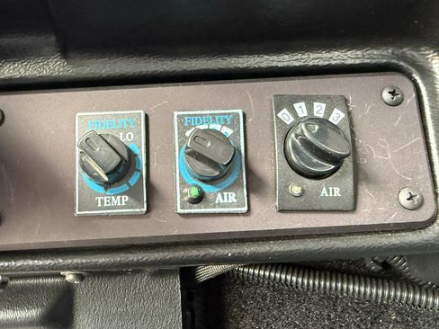 Used 1993 HUMMER H1 4-Door Open Top AWD/4WD image 16