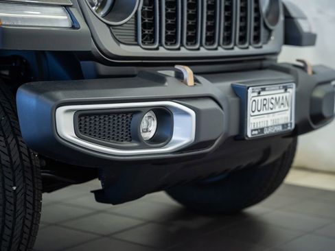 New 2026 Jeep Gladiator Sport AWD/4WD image 12