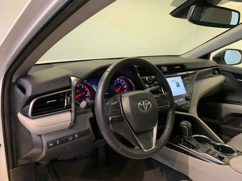 Used 2020 Toyota Camry XSE image 14