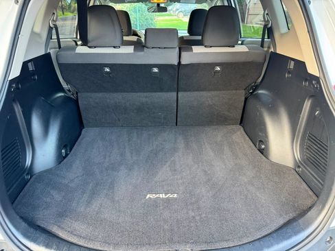 Used 2013 Toyota RAV4 LE AWD/4WD image 11