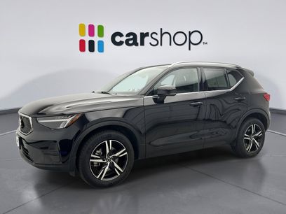 Used 2025 Volvo XC40 B5 Core