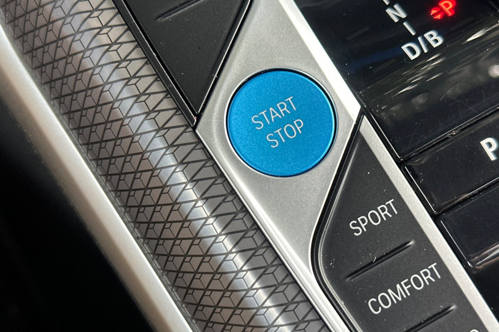Certified 2025 BMW i4 eDrive40 RWD image 28