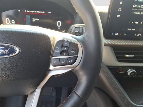 Used 2025 Ford Explorer Active w/ Active Comfort Package AWD/4WD image 22