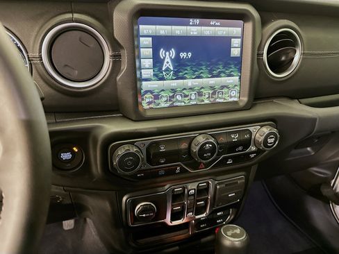Used 2023 Jeep Wrangler Sahara image 26
