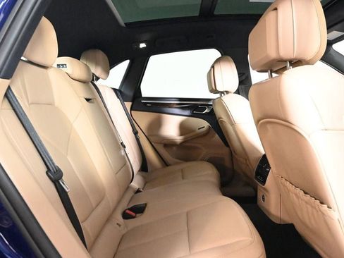 Certified 2023 Porsche Macan AWD/4WD image 19