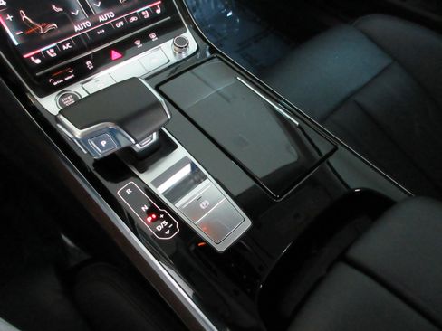 Used 2022 Audi A8 L 3.0T image 42
