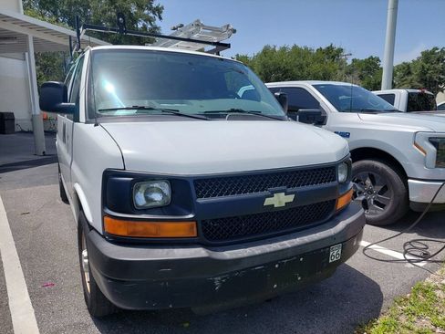 Used 2014 Chevrolet Express 2500 RWD image 3