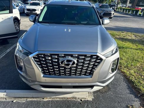 Used 2021 Hyundai Palisade Limited FWD image 2