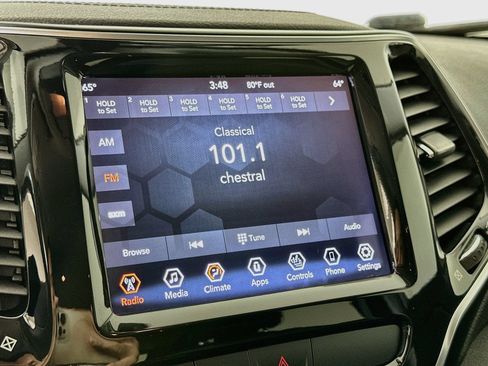 Used 2019 Jeep Cherokee Limited FWD image 15