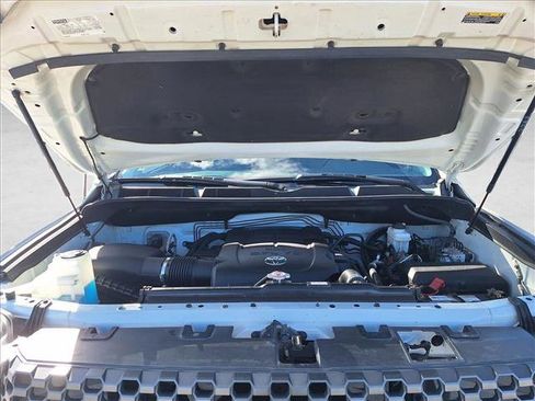 Used 2018 Toyota Tundra SR5 w/ SR5 Upgrade Package image 20