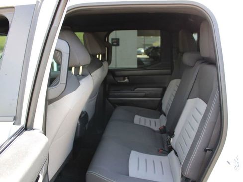 Used 2025 Toyota Tacoma TRD Sport AWD/4WD image 11