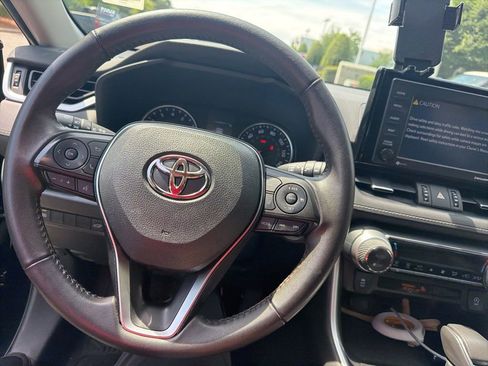 Used 2022 Toyota RAV4 XLE Premium FWD image 12