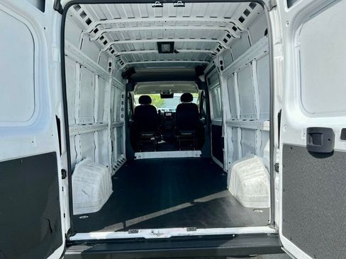 Used 2023 RAM ProMaster 2500 image 7