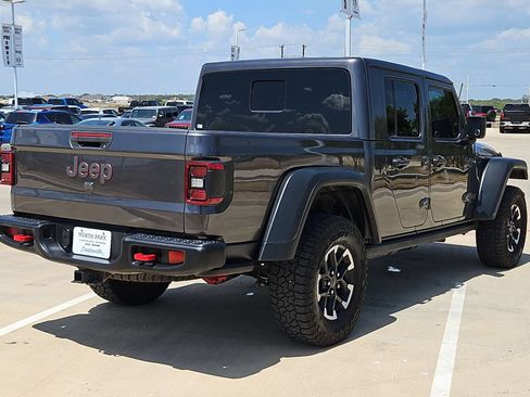 Used 2021 Jeep Gladiator Rubicon AWD/4WD image 3