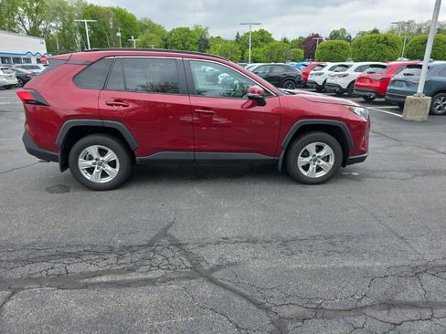 Used 2021 Toyota RAV4 XLE w/ Convenience Package AWD/4WD image 9