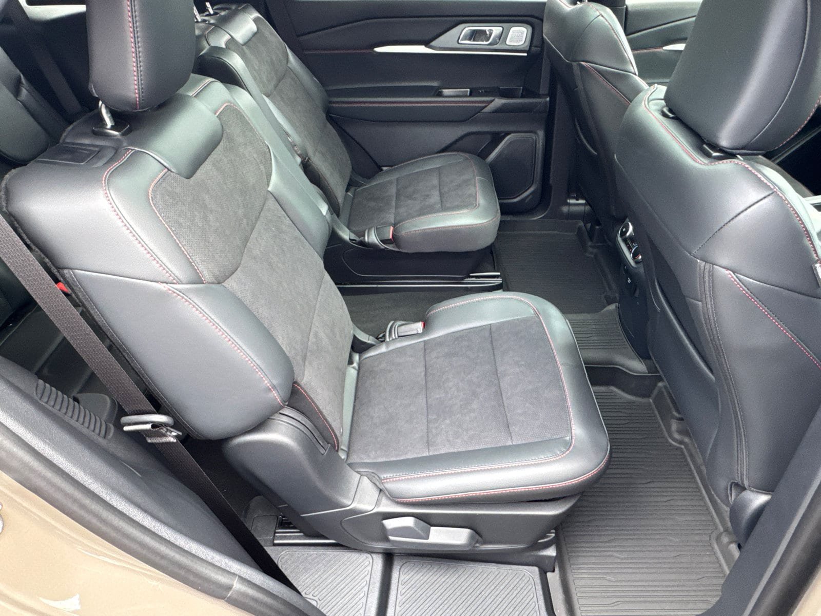 Used 2026 Ford Explorer ST w/ Sun And Sound Package AWD/4WD image 19