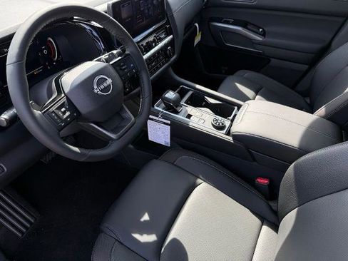 New 2026 Nissan Pathfinder SL image 16