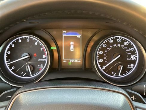 Used 2022 Toyota Camry SE image 10