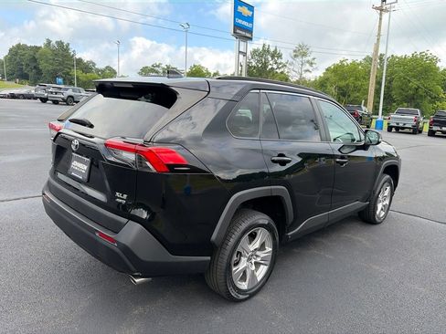 Used 2023 Toyota RAV4 XLE AWD/4WD image 10