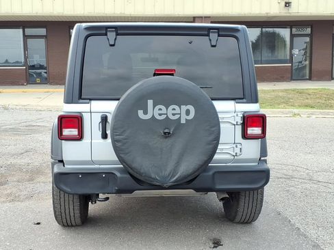 Used 2022 Jeep Wrangler Unlimited Sport AWD/4WD image 4