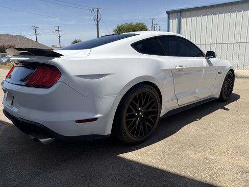 Used 2018 Ford Mustang GT RWD image 7