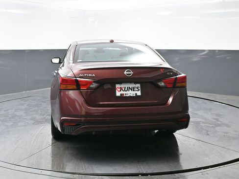 Used 2024 Nissan Altima 2.5 SV image 13