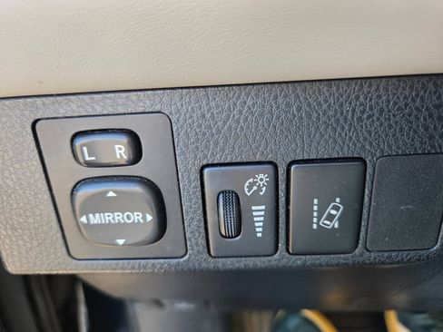 Used 2017 Toyota RAV4 XLE w/ All Weather Liner Package AWD/4WD image 15
